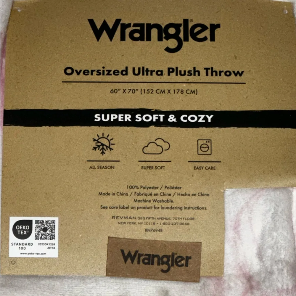 NEW WRANGLER Oversized Plush Throw Blanket Cowgirl Pink/White 60”x70”